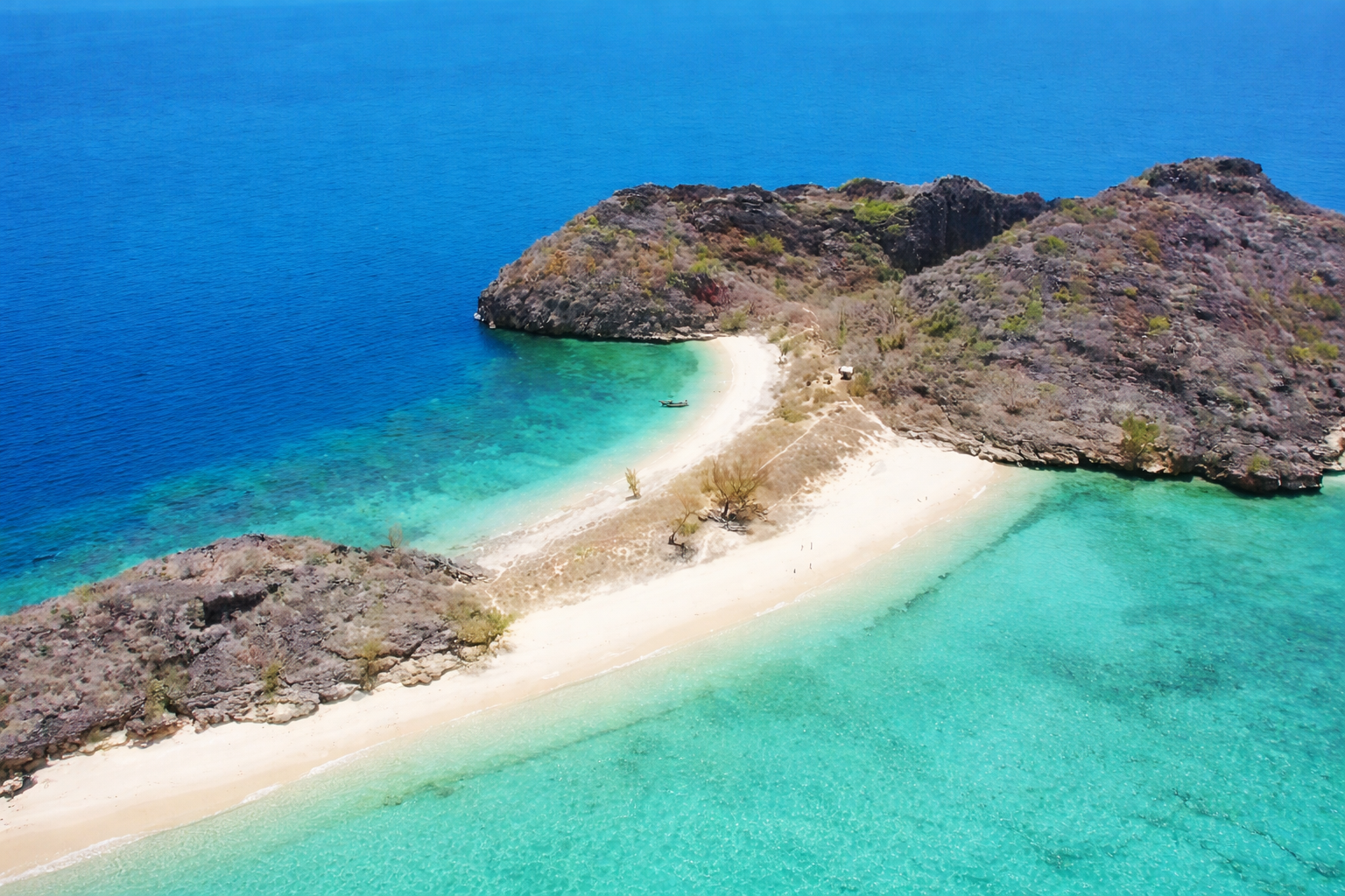 Renforcer l’efficacité de la conservation des écosystèmes d’herbiers marins soutenant des populations mondialement significatives de dugongs dans les bassins des océans Indien et Pacifique [Multi-pays]